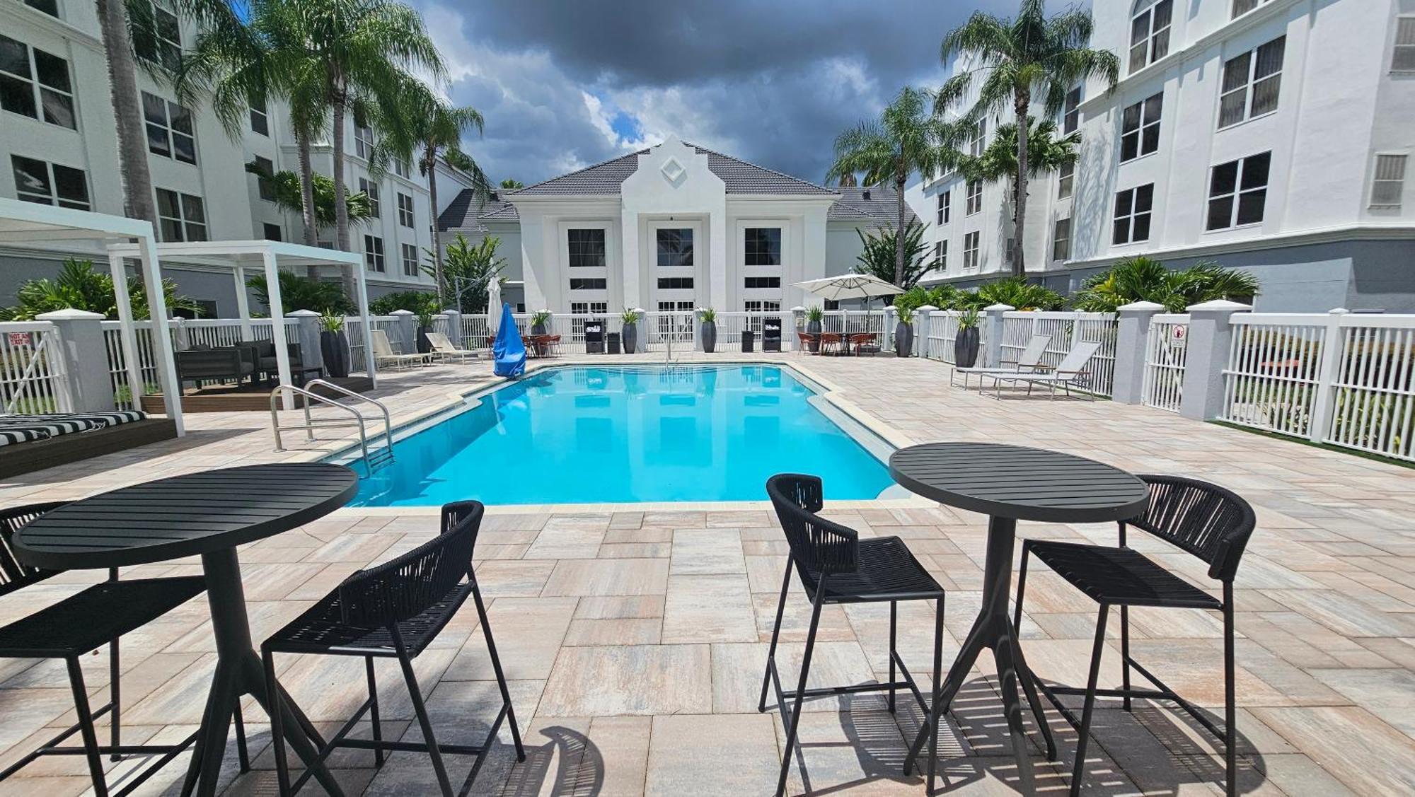 Surestay Plus By Best Western Orlando Лей Буена Виста Екстериор снимка