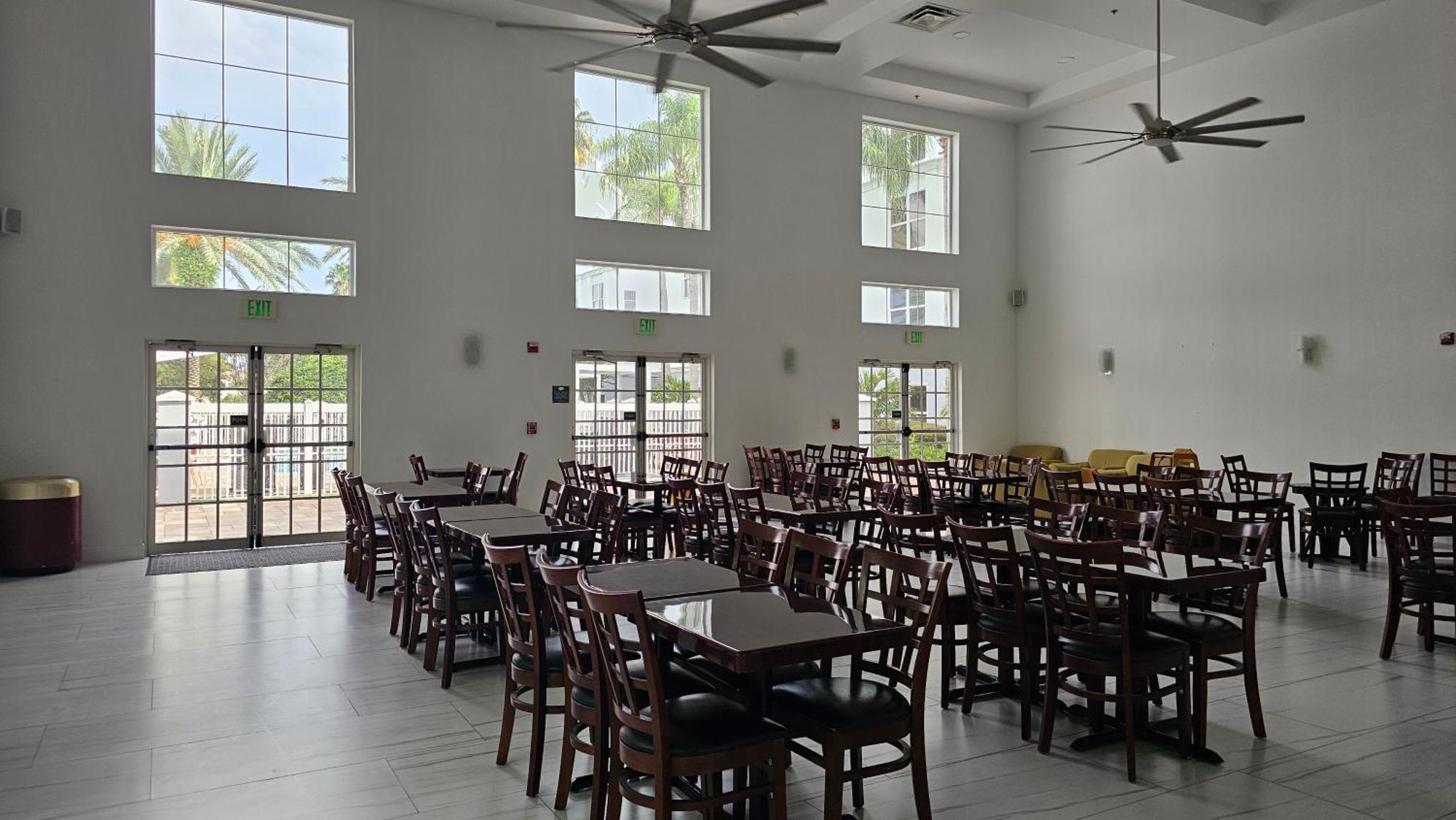 Surestay Plus By Best Western Orlando Лей Буена Виста Екстериор снимка